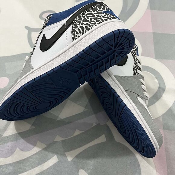 Jordan Black And White Pattern Gray And Blue Sneakers - Picture 5 of 6